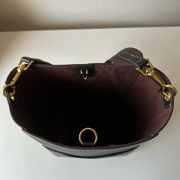 AALLYN Jordan Leather Bucket Bag - Picture 9 of 15